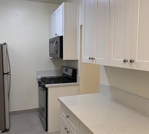 4th image of 169 N La Peer Dr APT 106