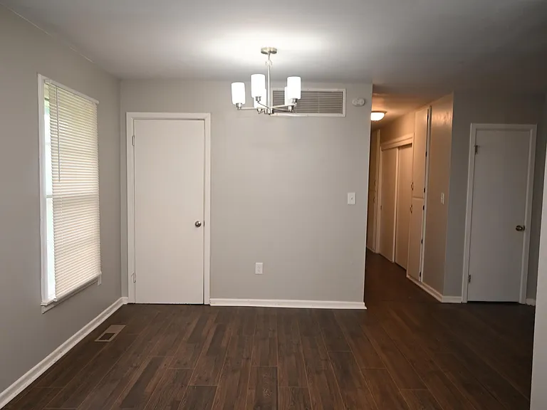 721 Maple St — Photo 14