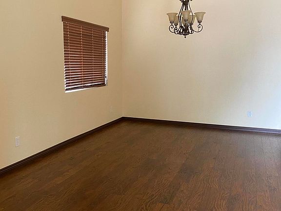 4th image of 11152 W Campbell Ave