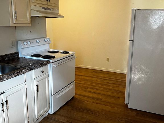 2nd image of 66 Eaton St