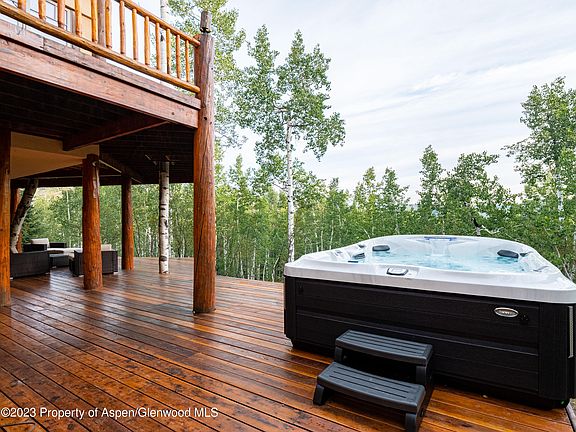 5th image of 40 Maple Ridge Ln