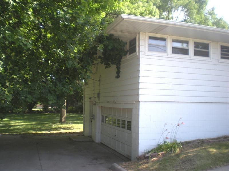 1st image of 228 W Main St