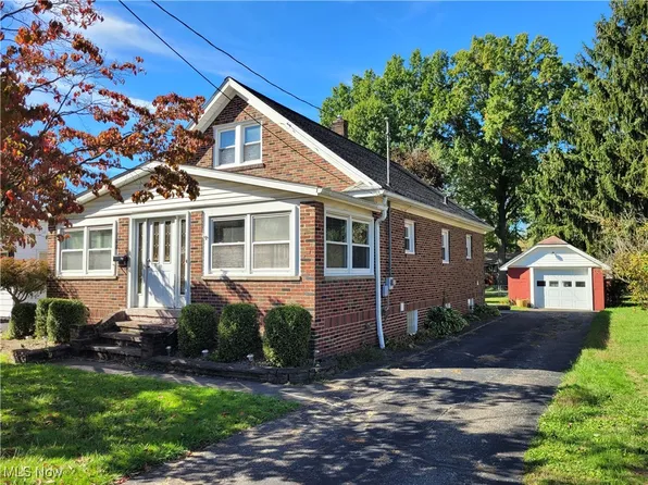 108 30th St NW, Barberton, OH 44203