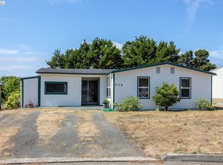 436 Myeena Loop, Florence, OR 97439