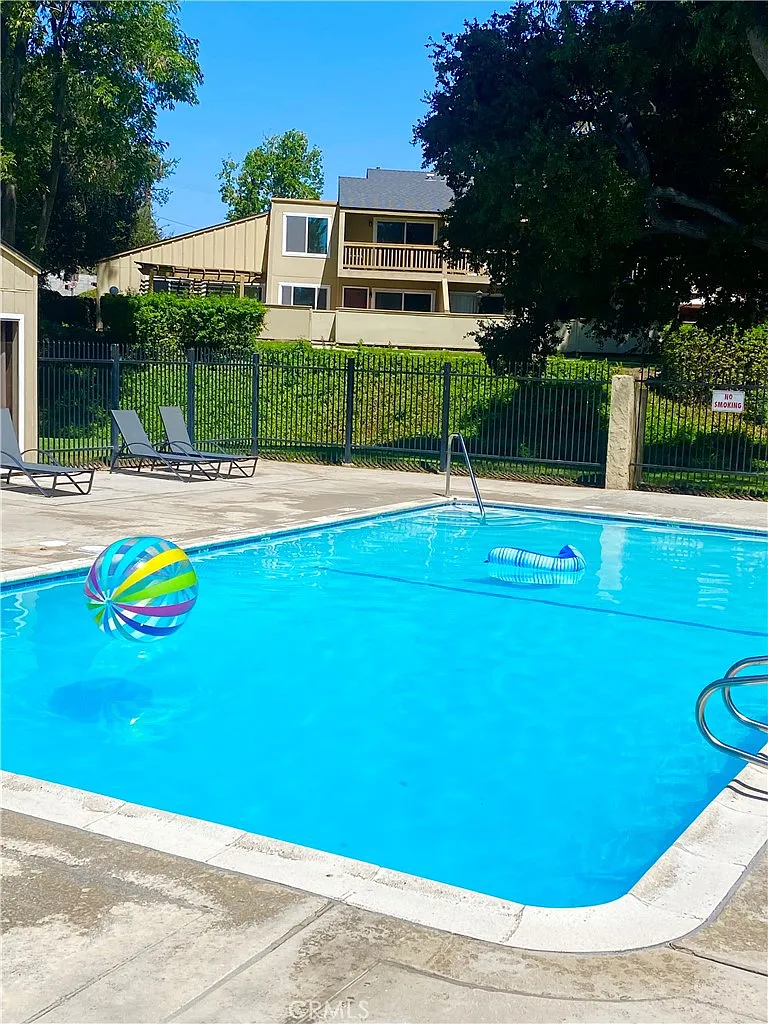 2 bed, 884 sqft, $2,800 — Photo 4