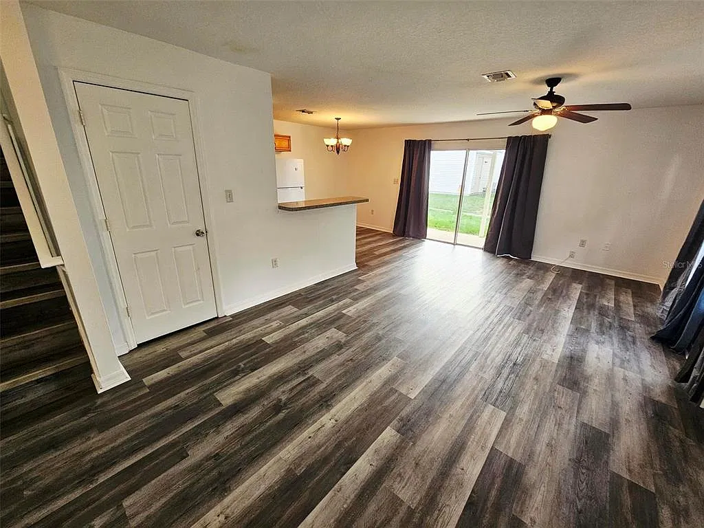 3 bed, 2.0 bath, 1584 sqft, $1,900 — Photo 2