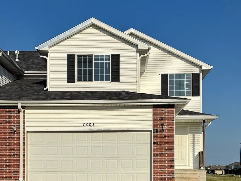 7220 Dorchester Ct — Photo 1
