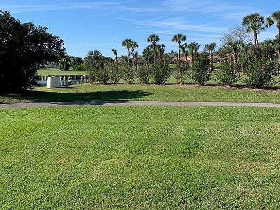 5th image of 138 Country Club Dr