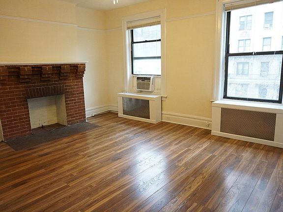 3rd image of 167 W 72nd St APT 4F