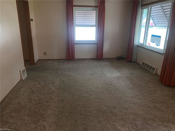 2nd image of 2914 Silverdale Ave