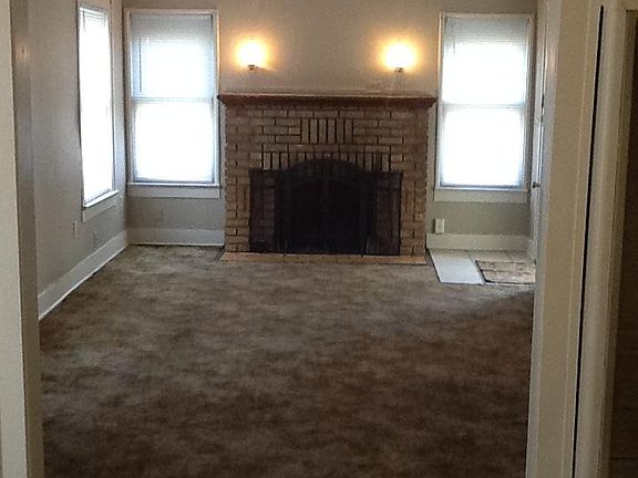 2nd image of 206 E Park Ave
