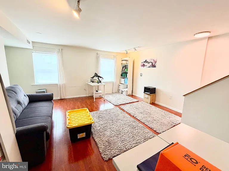 1209 Locust St #3F — Photo 13