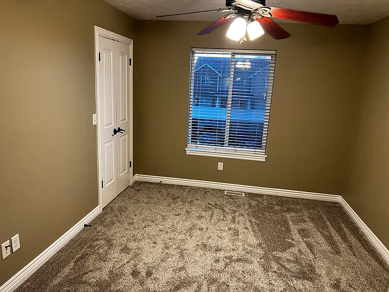 2527 Eagle Dr #TOWNHOUSE — Photo 13