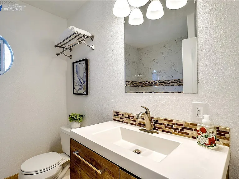 Meadowbrook Dr — Photo 9