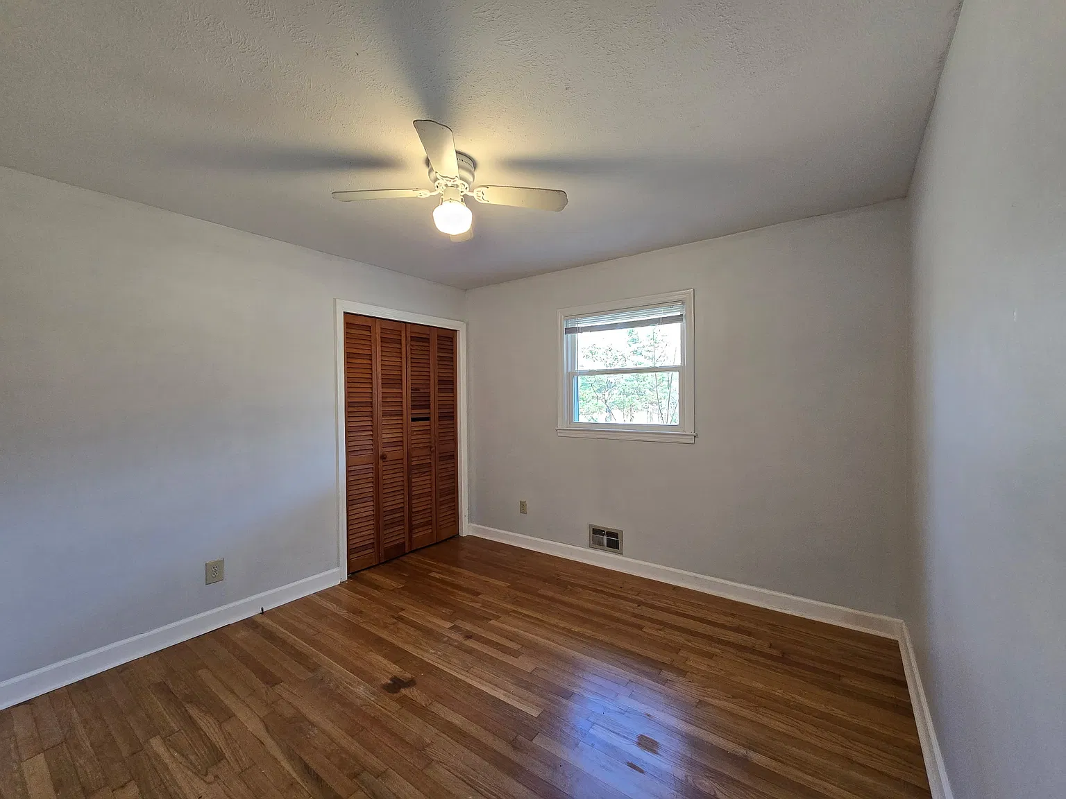 3 bed, $2,500 — Photo 2