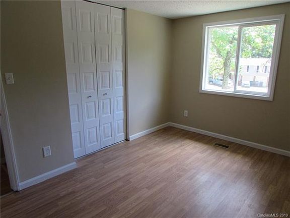 4th image of 1605 Van Dyke Dr
