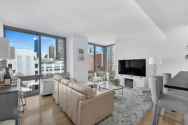 1st image of 225 W 60th St APT 11E