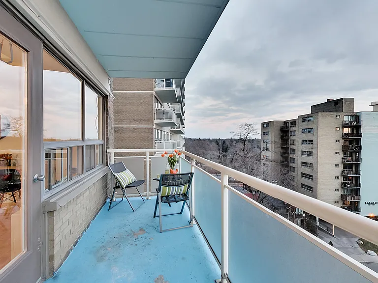 23 Lascelles Blvd — Photo 86
