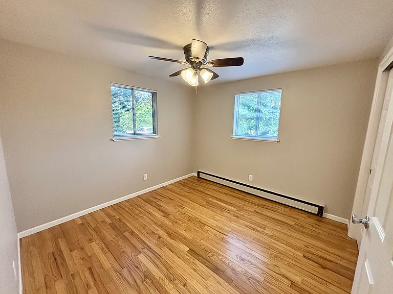 1122 Catalpa Cir #B — Photo 6