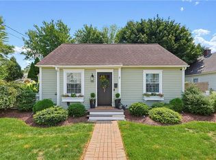 7 Whipple Ave, Barrington, RI 02806