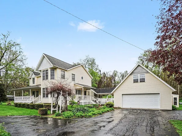 4961 Beechwood Dr, Delton, MI 49046