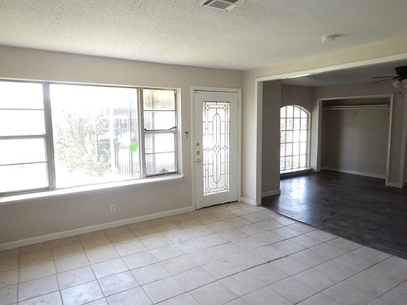 3rd image of 419 Gammon Dr