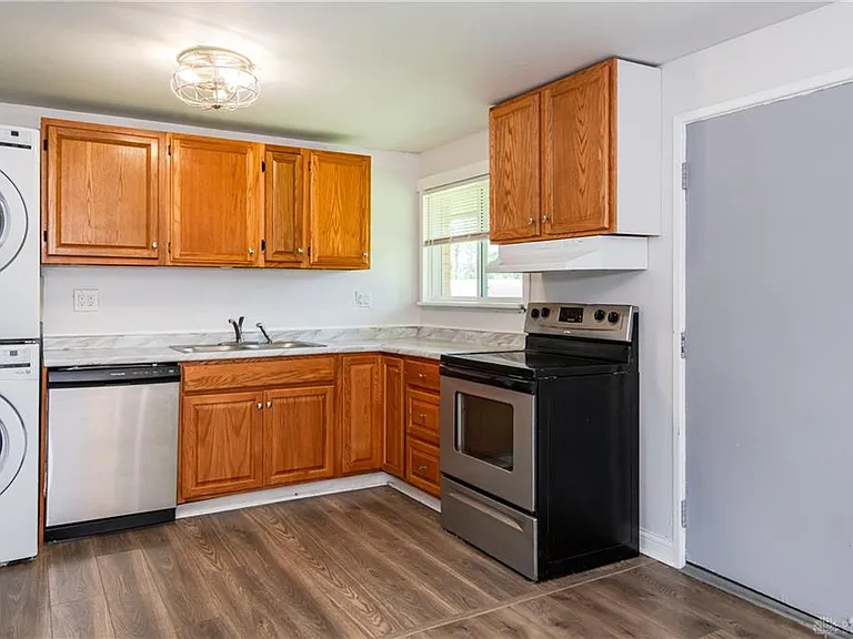 4517 Winchester Dr — Photo 10