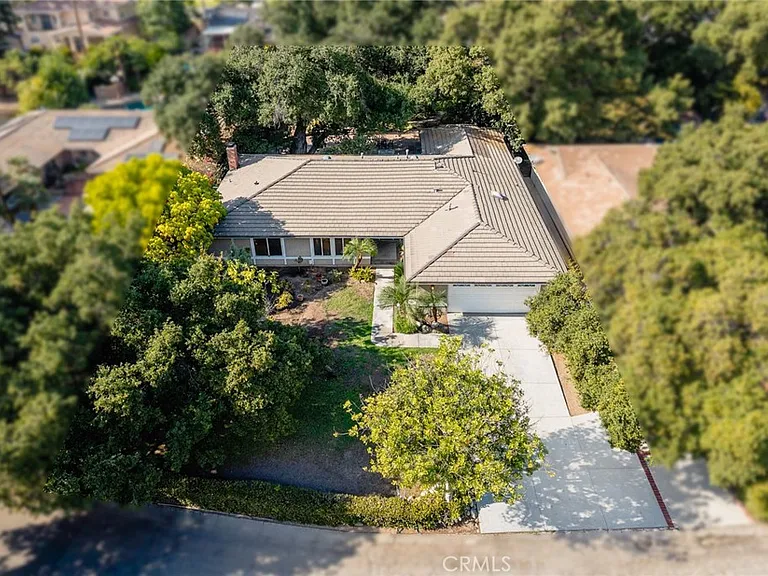 261 Oakhurst Ln — Photo 29