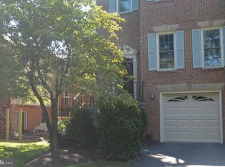 11 Taveshire Ct, Bethesda, MD 20817