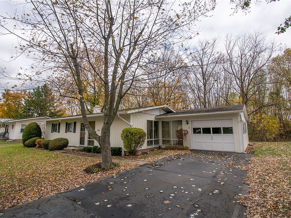 1st image of 114 Sprucewood Cir
