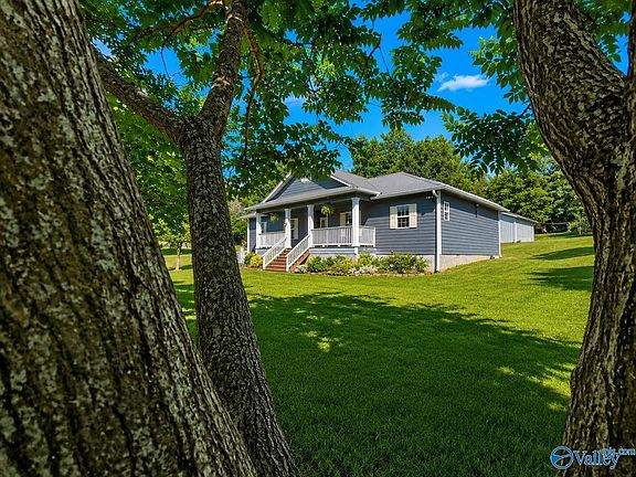 4th image of 1402 Dogwood Ln