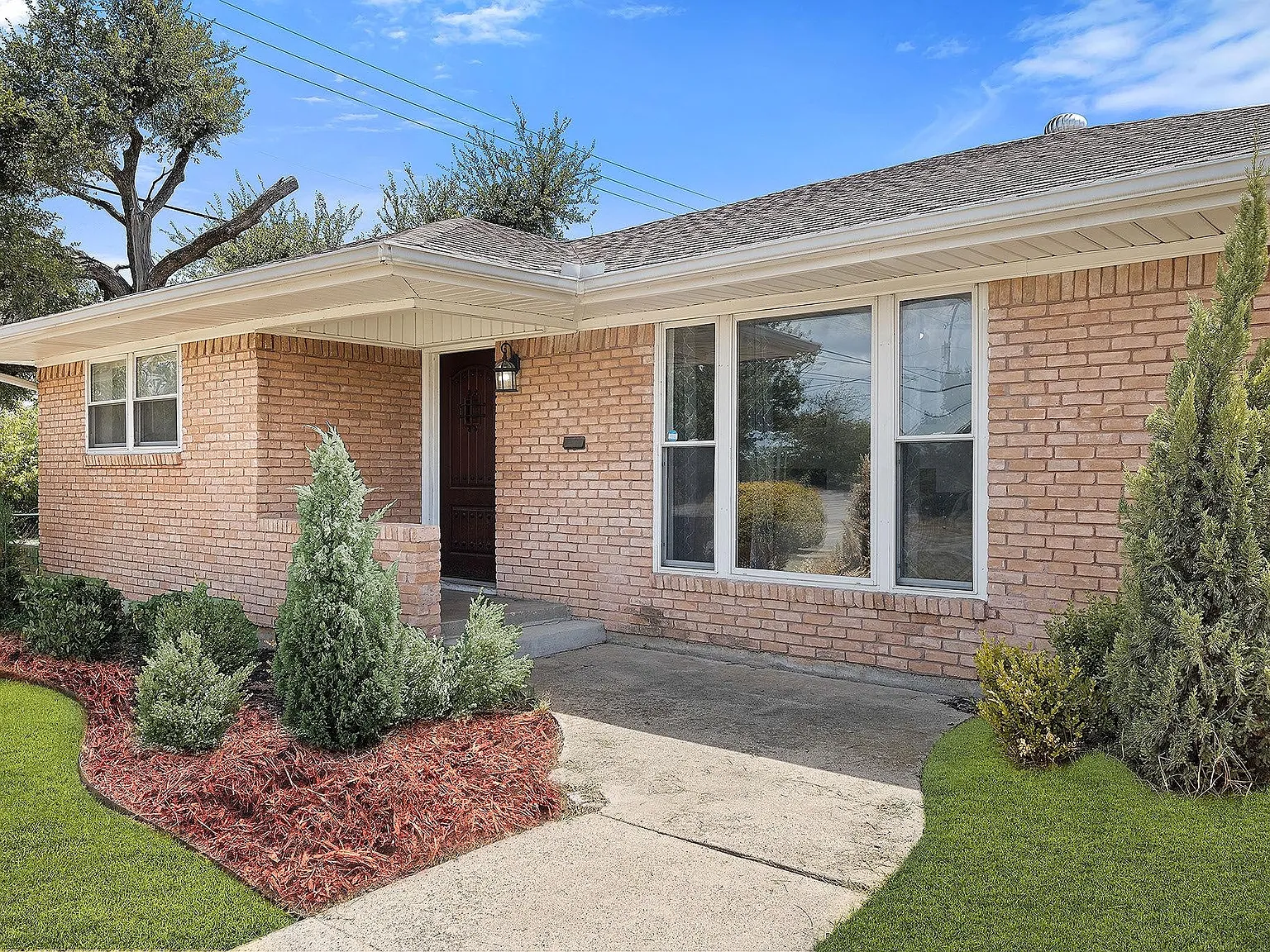 3364 Darvany Dr — Photo 3
