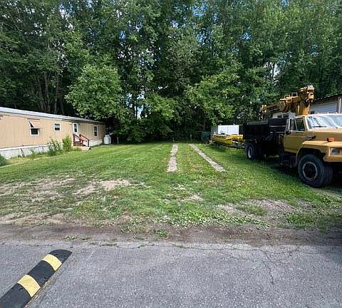 5th image of 136 River Road