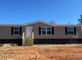 204 Maury Pl, Appomattox, VA 24522