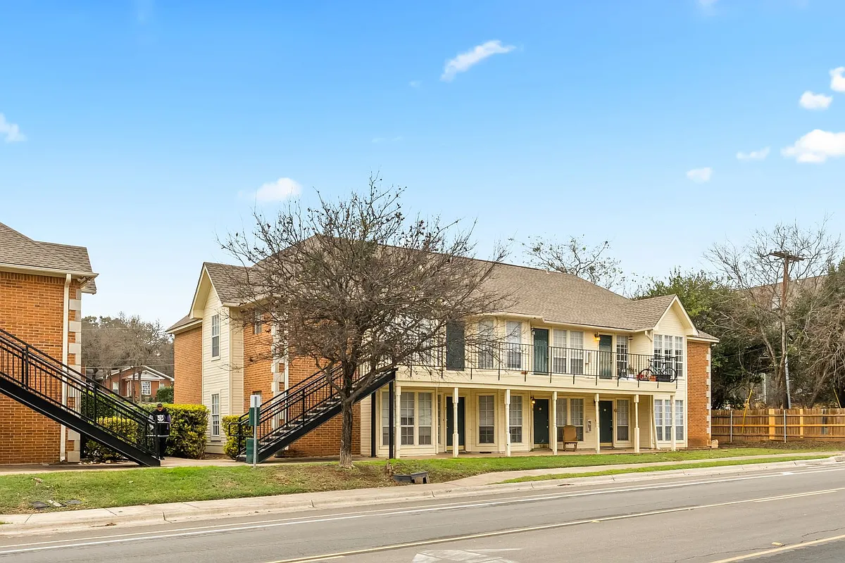 Building Photo - 104 Mosscliff Cir #10