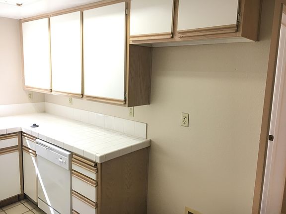 4th image of 44514 15th St E Unit 7