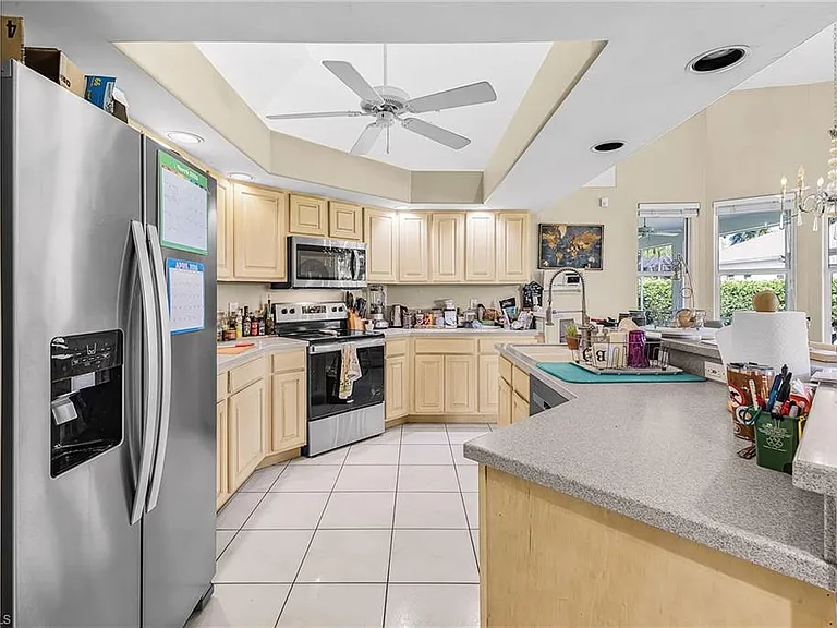 2031 Teagarden Ln — Photo 16