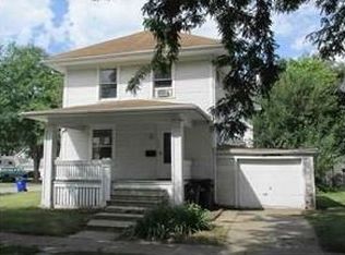 822 8th St SW, Cedar Rapids, IA 52404