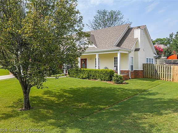 2nd image of 3425 Eagle Dr