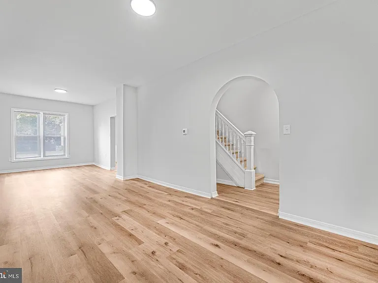 253 Beech St — Photo 6