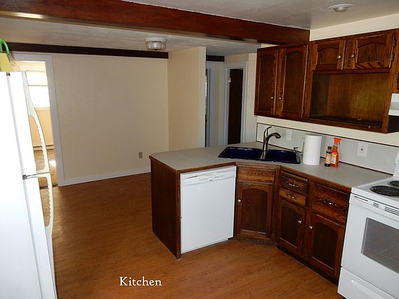 2nd image of 985 Cross St SE