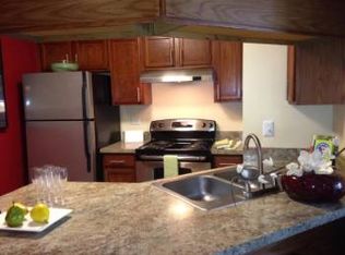 883 Benedetti Dr APT 207, Naperville, IL 60563