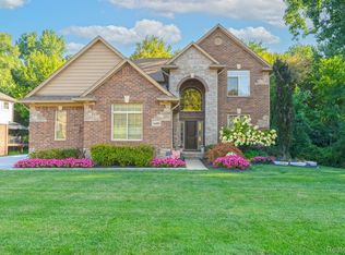 34405 Dante Dr, Chesterfield, MI 48047