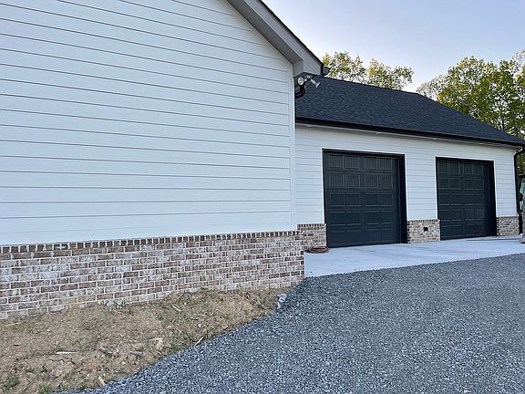 3rd image of 1394 Old Shelbyville Hwy