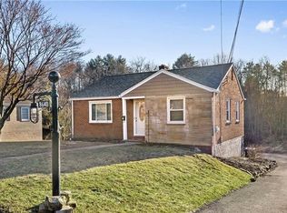 8640 Remington Dr, Pittsburgh, PA 15237