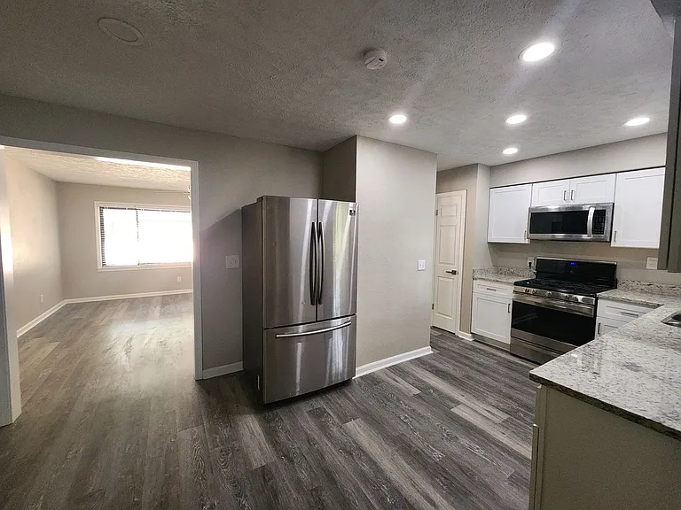 4524 Lasalle Dr — Photo 7