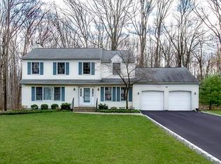 30 Dundee Rd, Kendall Park, NJ 08824
