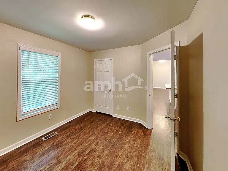 2058 Queensbury Dr — Photo 18
