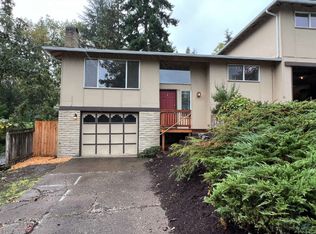 295 Coachman Dr, Eugene, OR 97405