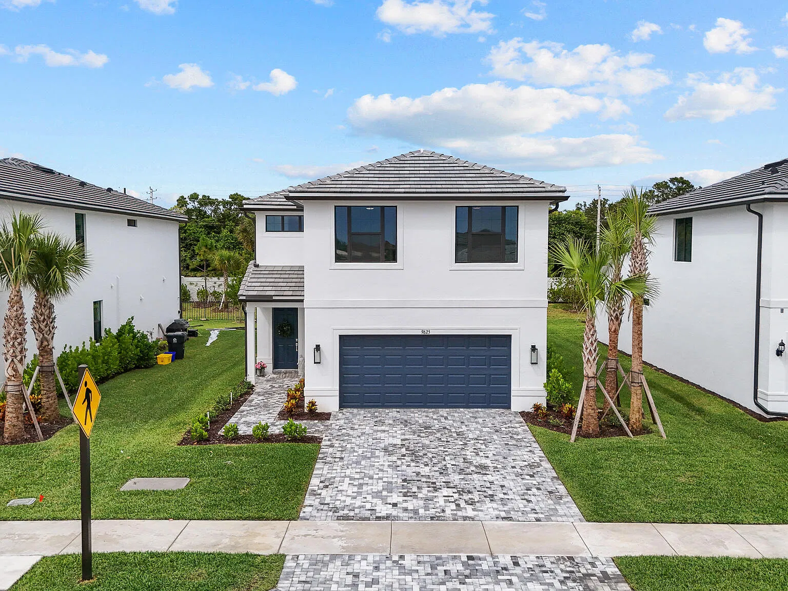 5 bed, 3.0 bath, 2615 sqft, $5,300 — Photo 1